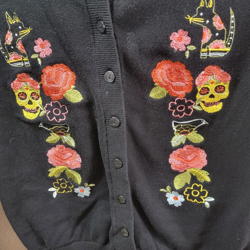 Modcloth Sugar Skull & Floral Embroidered Cardigan Size Small - Picture 2 of 5